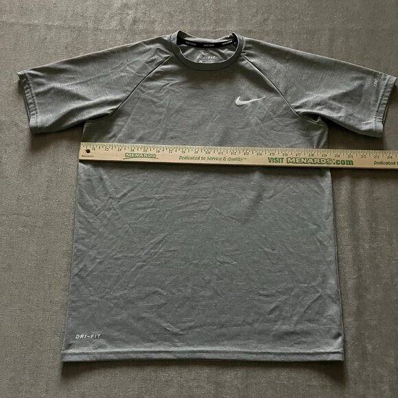 Nike Swim Dri-Fit Shirt UPF 40+ Men Small Gray Training Sports NESSA586-001 - Picture 5 of 6